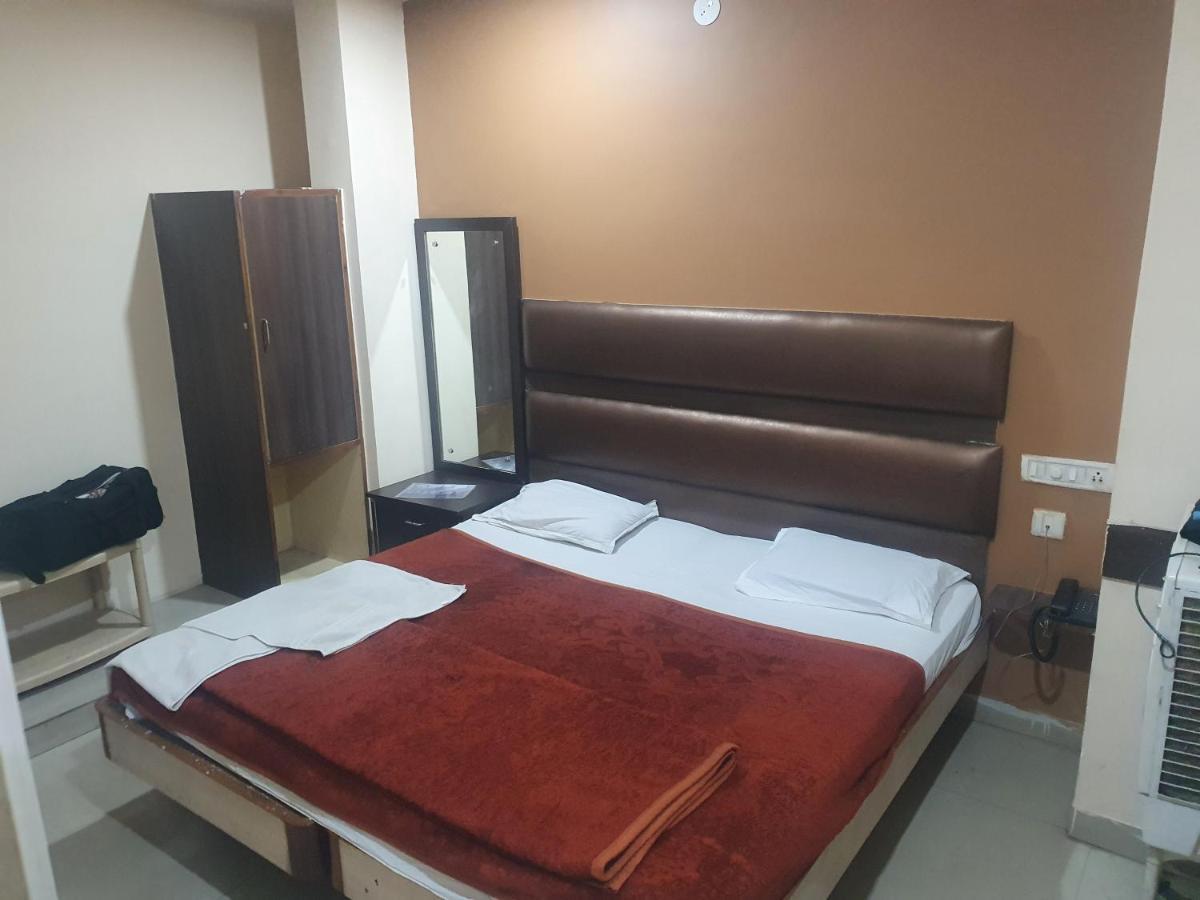 Hotel Anmol Ambikāpur Kültér fotó