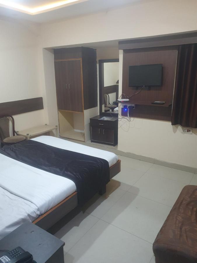 Hotel Anmol Ambikāpur Kültér fotó