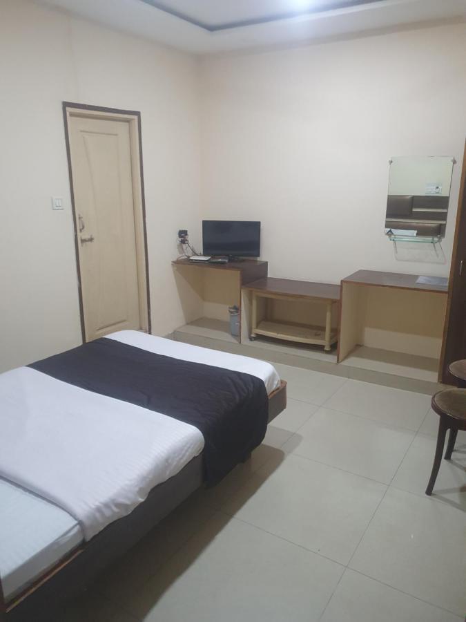 Hotel Anmol Ambikāpur Kültér fotó