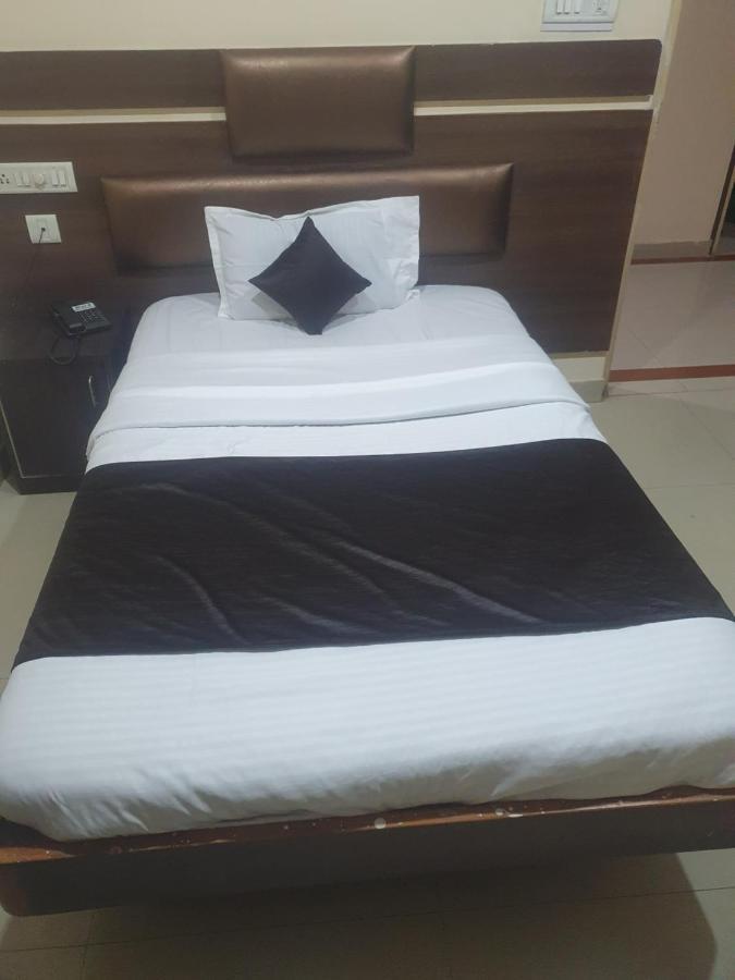 Hotel Anmol Ambikāpur Kültér fotó