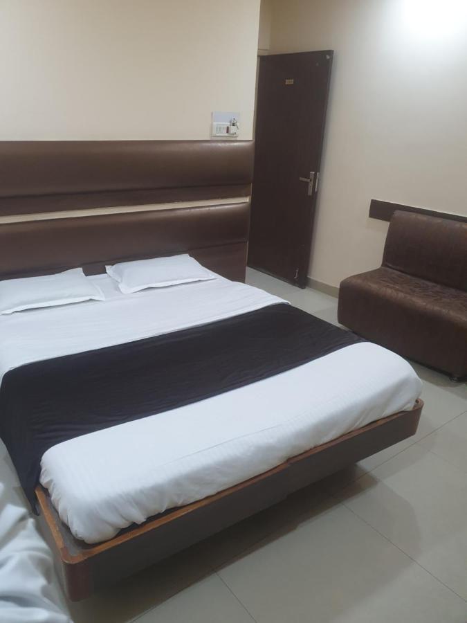 Hotel Anmol Ambikāpur Kültér fotó
