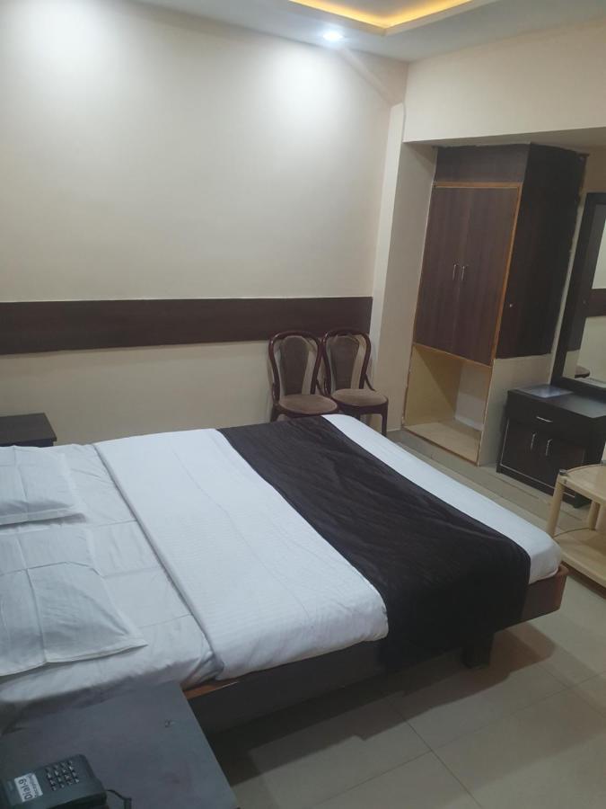 Hotel Anmol Ambikāpur Kültér fotó