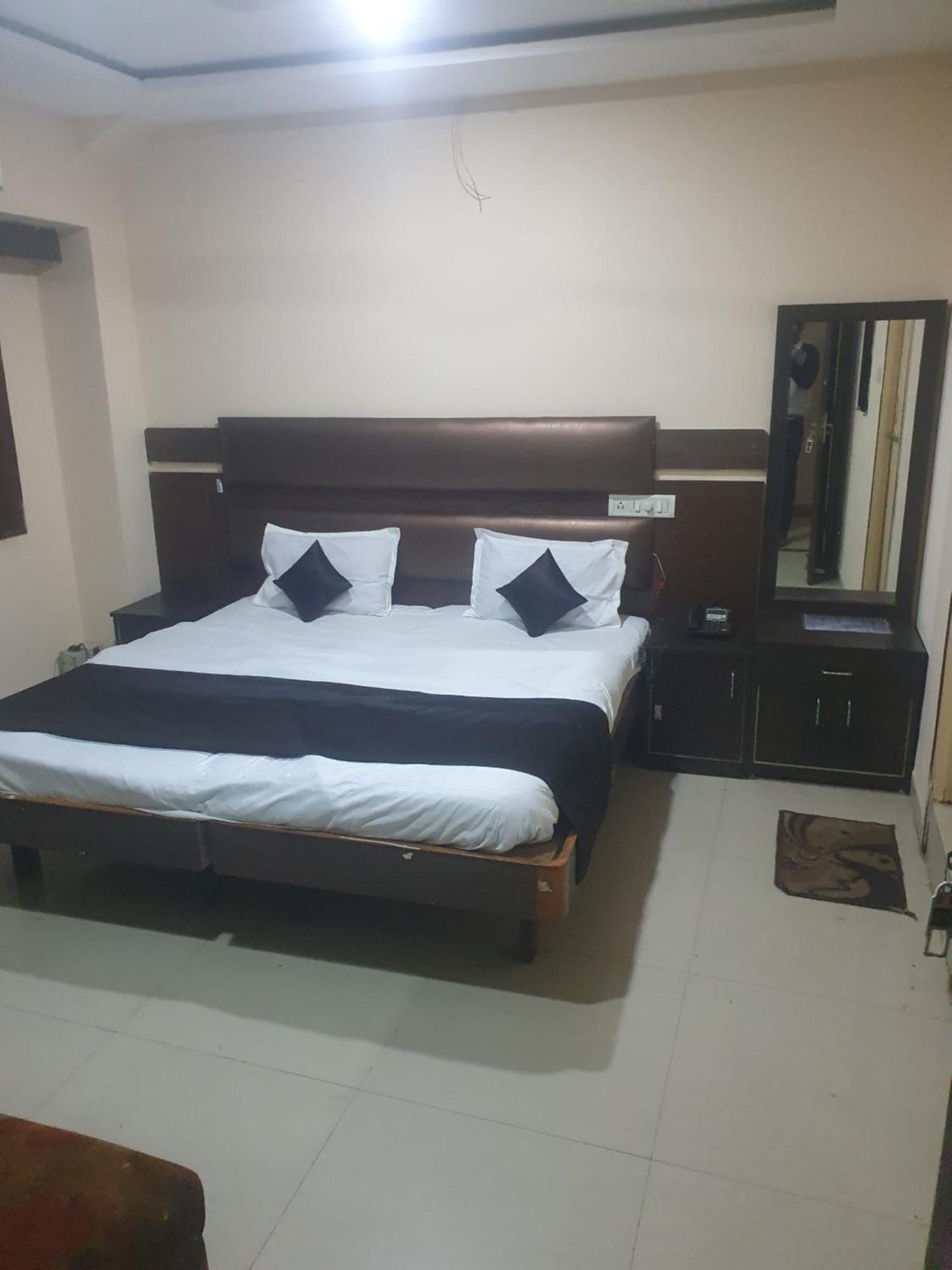 Hotel Anmol Ambikāpur Szoba fotó