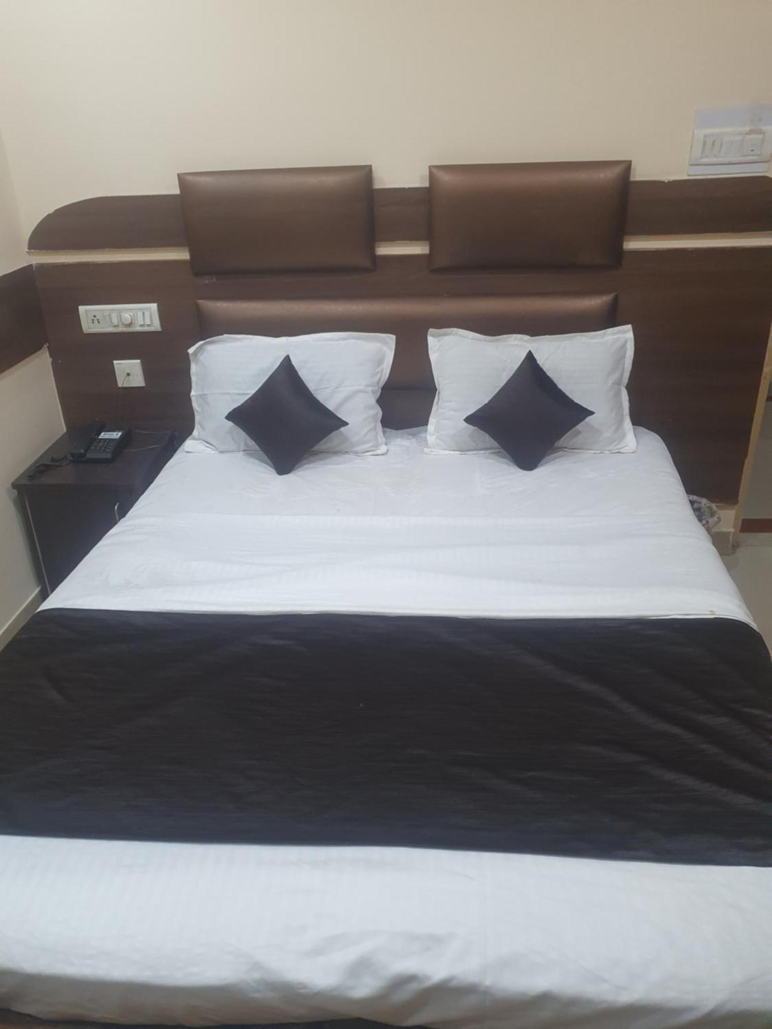Hotel Anmol Ambikāpur Szoba fotó